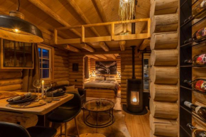 Cosy Cottage w/ Jacuzzi in Amazing Region